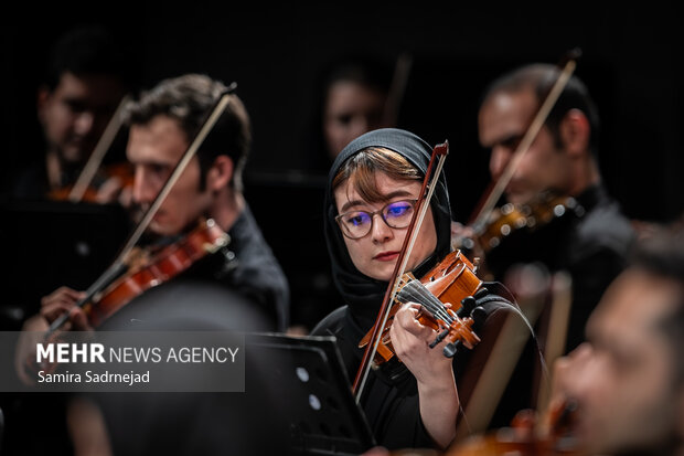 اجرای کنسرت نامیرا
