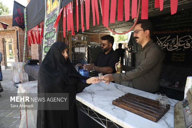 موکب های پذیرایی از زائران در مشهد