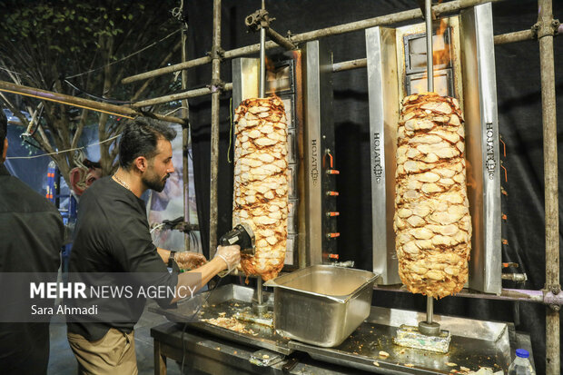 حال و هوای خیابان امام رضا در شب رحلت رسول اکرم و شهادت امام حسن مجتبی