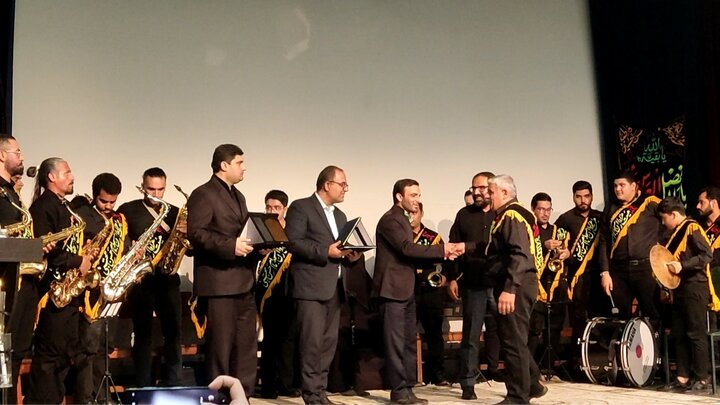 تجلیل از پیرغلامان و خادمان حسینی در بوشهر تجلیل از پیرغلامان و خادمان حسینی در بوشهر