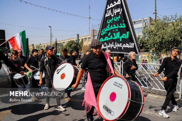 عزاداری متفاوت مراغهای ها در جوار حرم مطهر رضوی