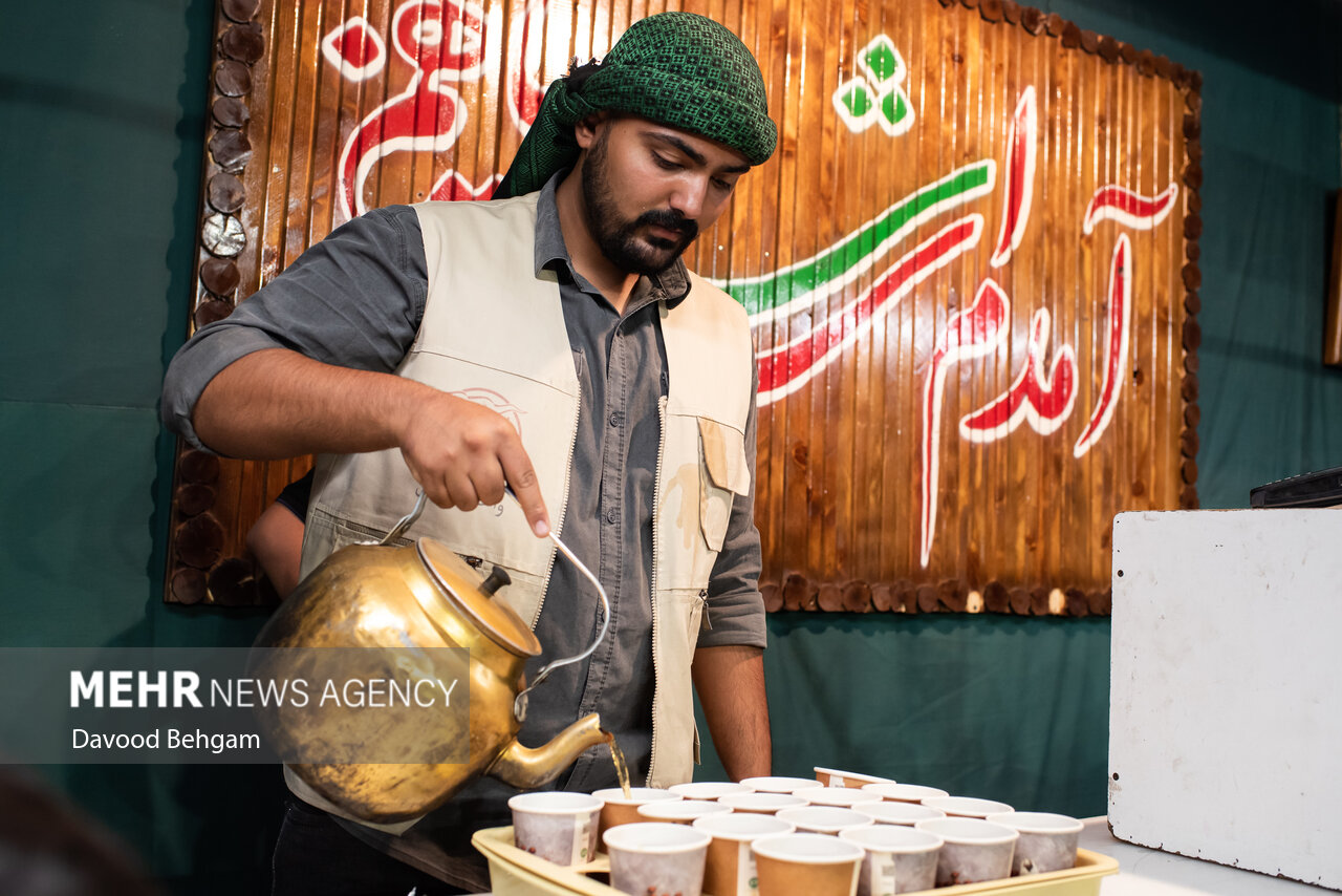 تازیەبارانی نەبەوی لە بارەگای ئیمام ڕەزا؛ مەشهەد تازیەباری پێغەمبەر و نەوەکانیەتی