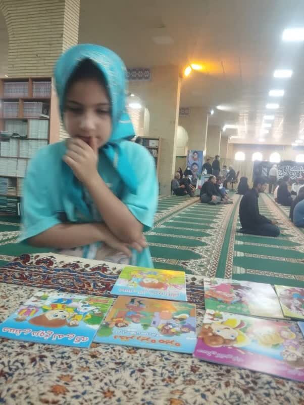 توزیع کتب ترویج فرهنگ حفاظت محیط زیست بین کودکان و نوجوانان در گناوه