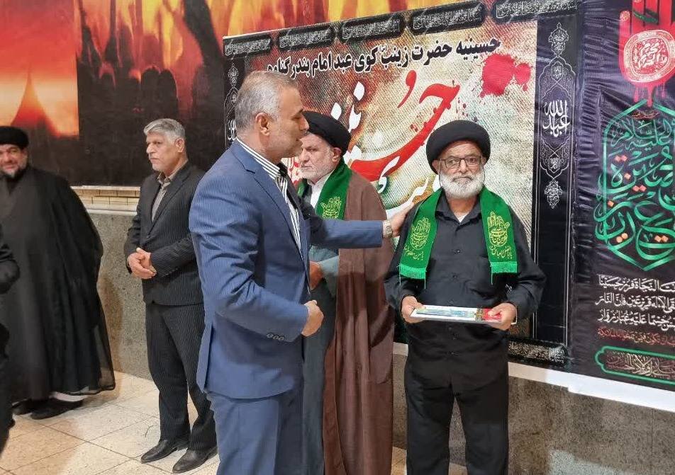 پیرغلامان و خادمان اهلبیت (ع) در گناوه تجلیل شدند