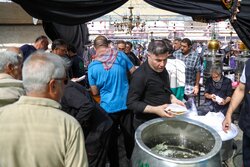 پذیرایی از زائران امام رضا(ع)