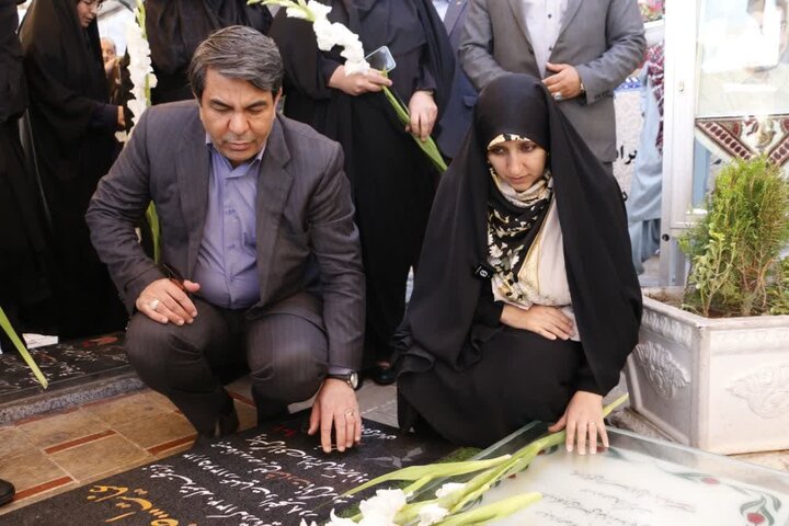 ادای احترام معاون رئیس جمهور به مقام سردار شهید سلیمانی