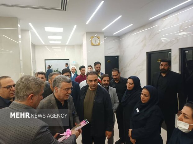 اولویت اصلی ارتقای حقوق و وضعیت نیروی انسانی حوزه سلامت است اولویت اصلی ارتقای حقوق و وضعیت نیروی انسانی حوزه سلامت است