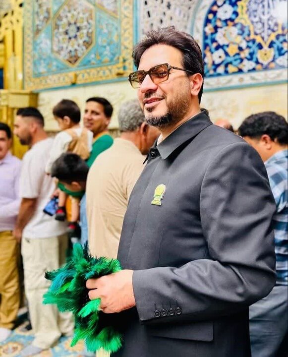 وقتی ستارهها به خادمی افتخار میکنند