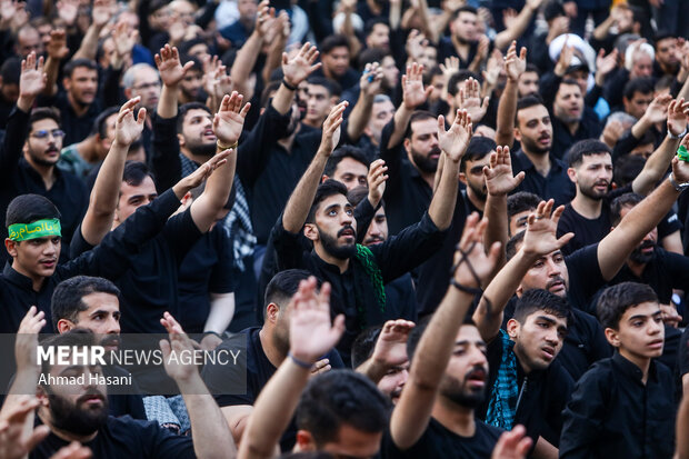 اجتماع عزاداری هیئت‌های نوجوان «ابناء الرضا (ع)» در حرم رضوی
