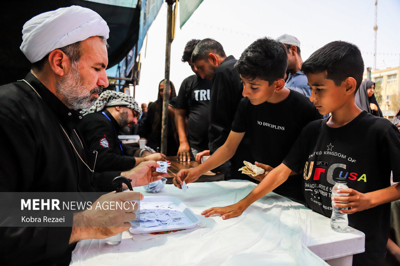 خیابانهای مشهد، صحن حرم؛ همه در عزای ثامن الحجج (ع) خیابانهای مشهد، صحن حرم؛ همه در عزای ثامن الحجج (ع)