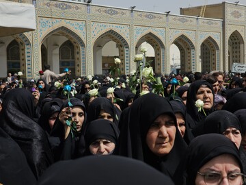 اجرای سنت ۱۲۰۰ ساله زنان نوغان مشهد