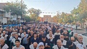 دل‌های قزوینی‌ها در مسیر عشق رضوی؛ دسته عزاداری امام رضا(ع) در قزوین