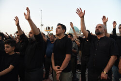 مراسم چهارپایه خوانی هم‌زمان با شهادت امام حسن (ع) در حرم رضوی