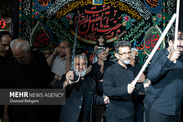 عزاداری شب شهادت امام رضا(ع) در مشهد - ۲