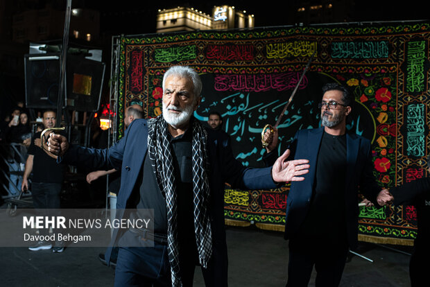 عزاداری شب شهادت امام رضا(ع) در مشهد - ۲