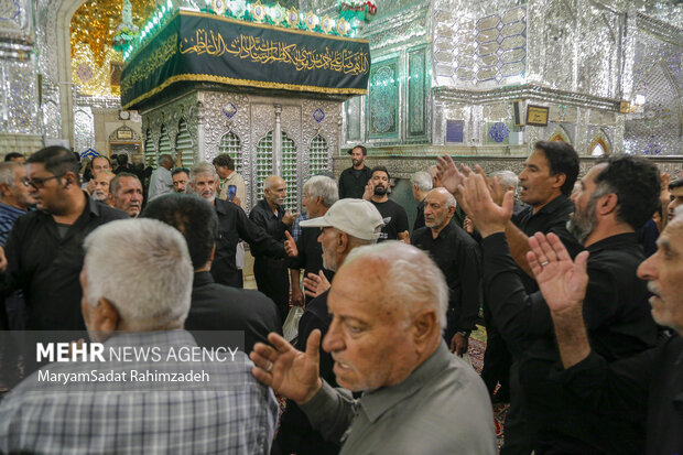 عزاداری شهادت امام رضا در حرم شاهچراغ