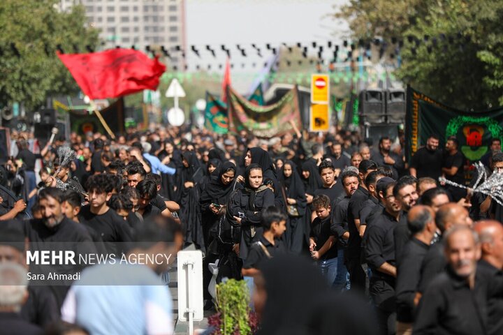 مراسم روز شهادت امام هشتم در خیابان امام رضا(ع)