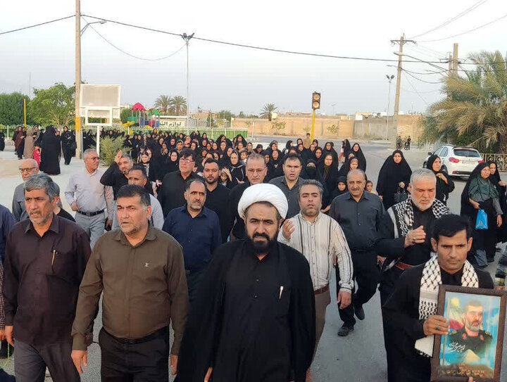 پیاده‌روی و سوگواری شهادت امام رضا(ع) در خنج فارس برگزار شد