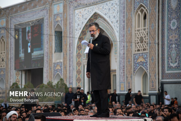 مراسم چهارپایه خوانی شهادت امام رضا(ع) در حرم رضوی