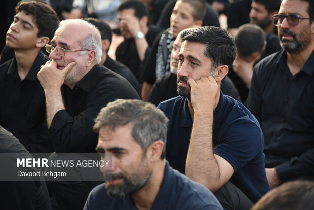 مراسم چهارپایه خوانی شهادت امام رضا(ع) در حرم رضوی