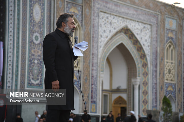 مراسم چهارپایه خوانی شهادت امام رضا(ع) در حرم رضوی