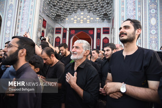 مراسم چهارپایه خوانی شهادت امام رضا(ع) در حرم رضوی
