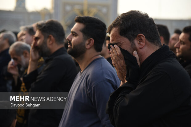 مراسم چهارپایه خوانی شهادت امام رضا(ع) در حرم رضوی