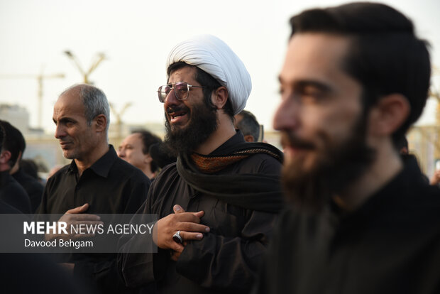 مراسم چهارپایه خوانی شهادت امام رضا(ع) در حرم رضوی