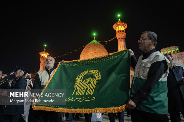 آئین لاله گردانی در حرم شاهچراغ (ع)