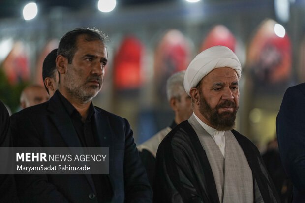 آئین لاله گردانی در حرم شاهچراغ (ع)