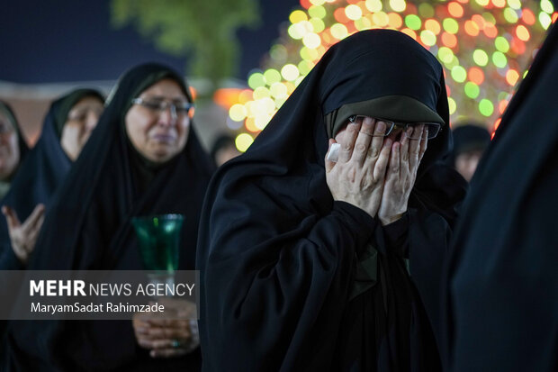 آئین لاله گردانی در حرم شاهچراغ (ع)