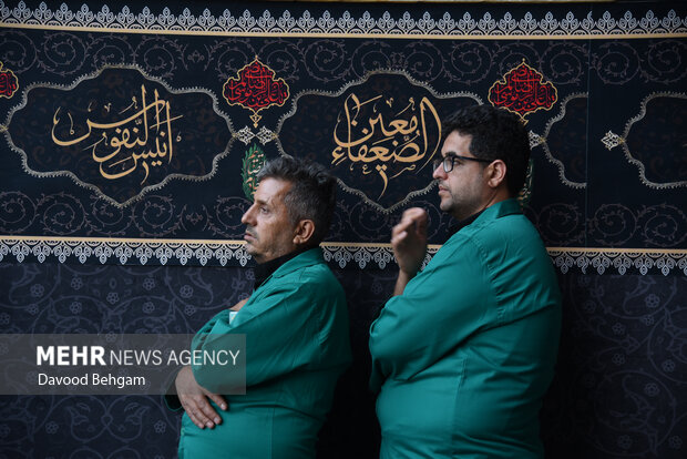 مراسم چهارپایه خوانی شهادت امام رضا(ع) در حرم رضوی