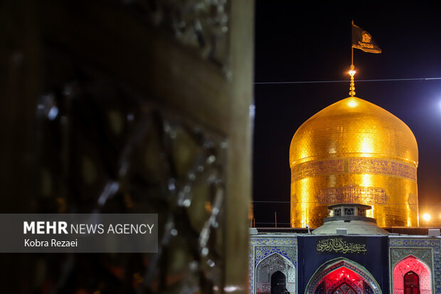 شام شهادت امام رضا(ع) در حرم رضوی