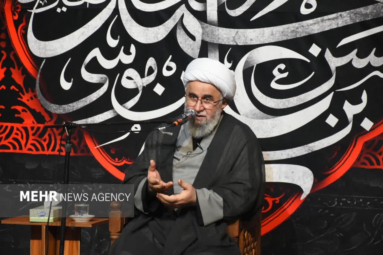 آیت الله رمضانی:فتنهها همیشه با شعارهای فریبنده ظاهر می شوند آیت الله رمضانی:فتنهها همیشه با شعارهای فریبنده ظاهر می شوند