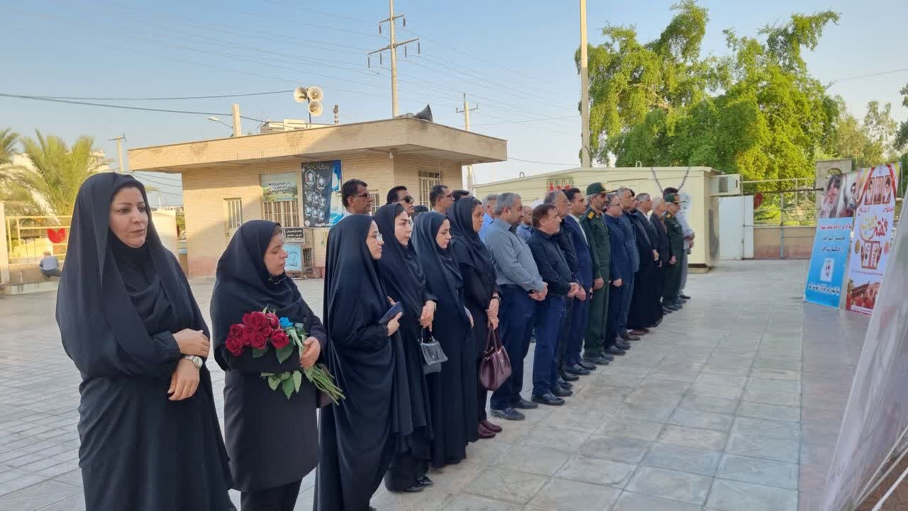 مراسم تجدید میثاق با شهدا در گناوه برگزار شد