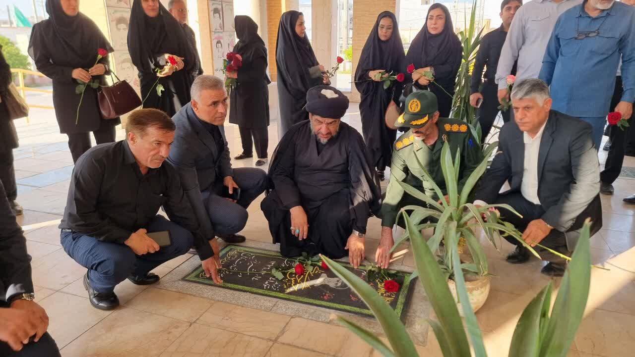 مراسم تجدید میثاق با شهدا در گناوه برگزار شد