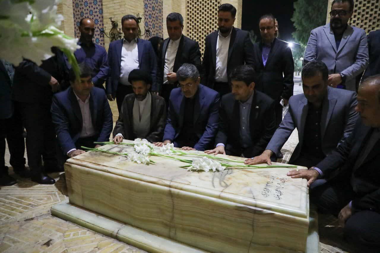 افتتاح مدرسه ۱۵ کلاسه در اردکان با حضور وزیر ارتباطات