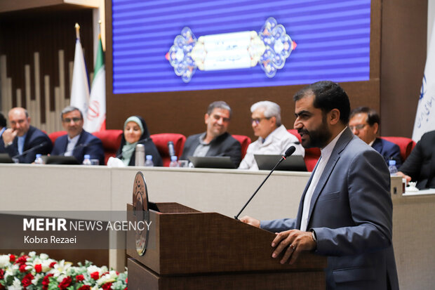 جلسه شورای اداری خراسان رضوی با حضور وزیر راه و شهرسازی