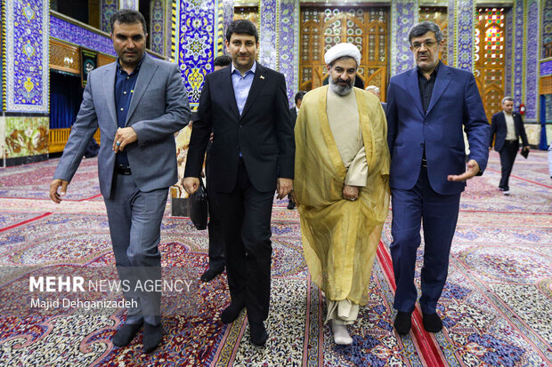 سفر وزیر ارتباطات به یزد