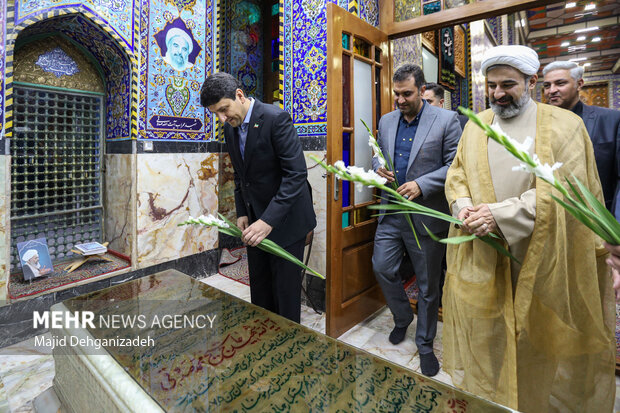 سفر وزیر ارتباطات به یزد