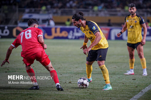 لیگ برتر فوتبال ؛ سپاهان و پرسپولیس