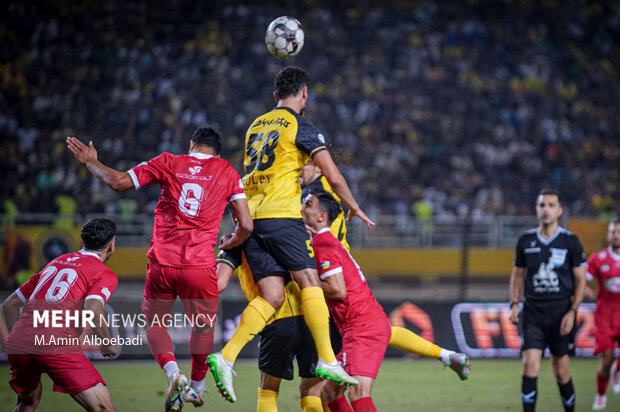 لیگ برتر فوتبال ؛ سپاهان و پرسپولیس