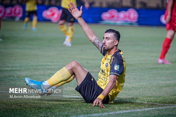 لیگ برتر فوتبال ؛ سپاهان و پرسپولیس
