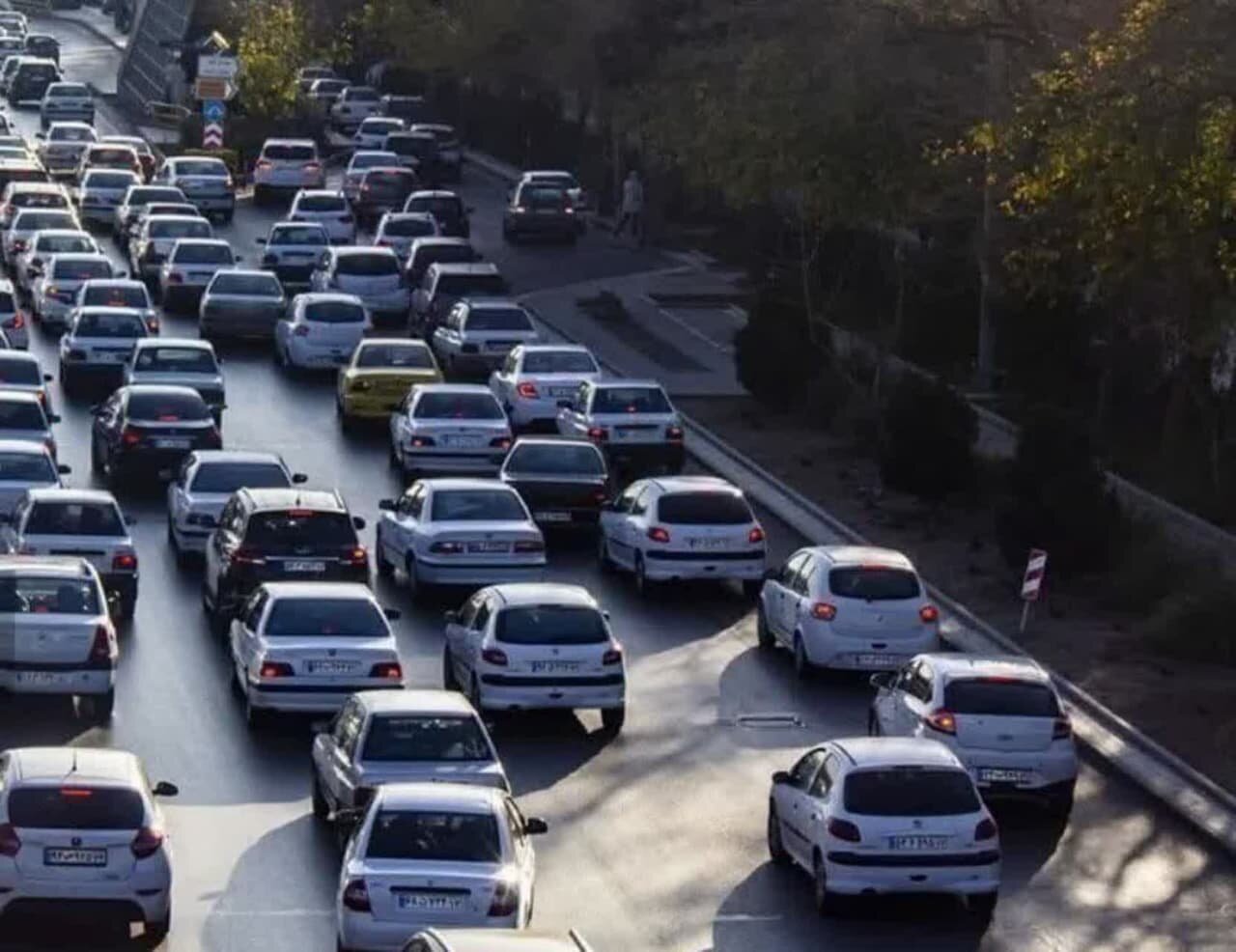 قفل ترافیکی همدان؛ طراحی شعاعی و حملونقل عمومی ناکافی در یک قاب