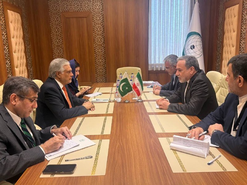 Araghchi updates Pak counterpart on Iranian nuclear program