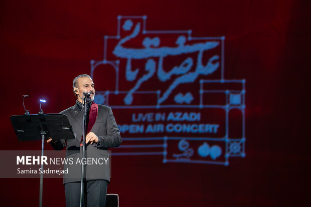 کنسرت «ایرانم» علیرضا قربانی