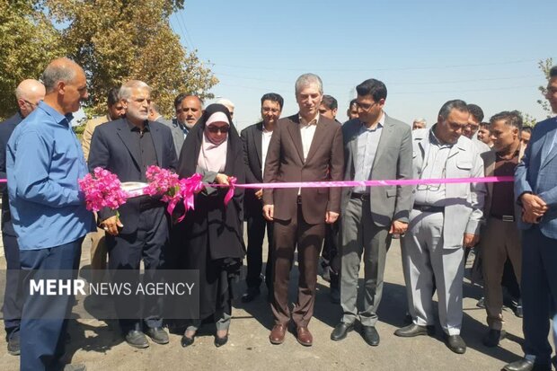 نگین سبز تهران درخشان تر شد؛افتتاح گلخانه مکانیزه و پروژههای پاکدشت