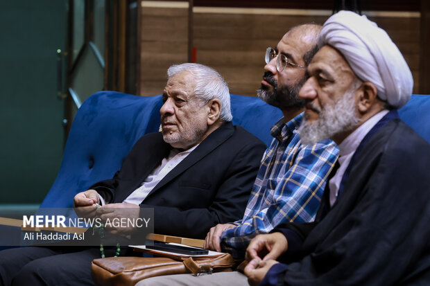 آئین رونمایی کتاب «حق پنج» 9