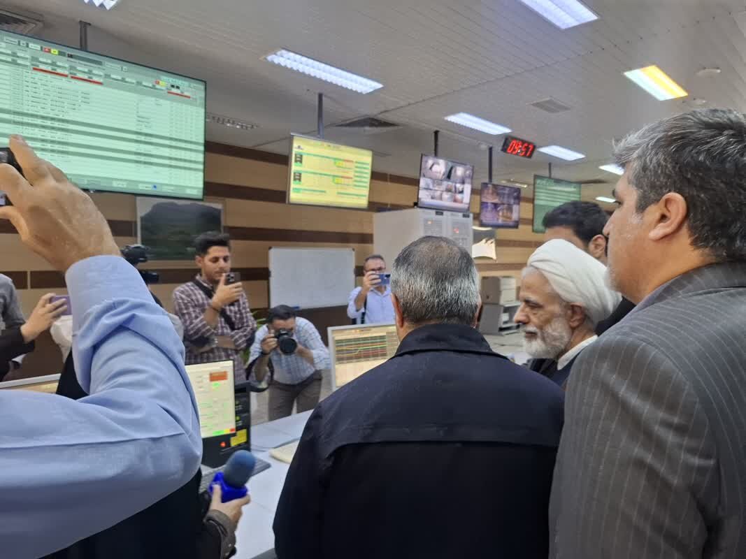 بازدید معاون حقوقی رئیس‌جمهور از نیروگاه سیکل ترکیبی سنندج