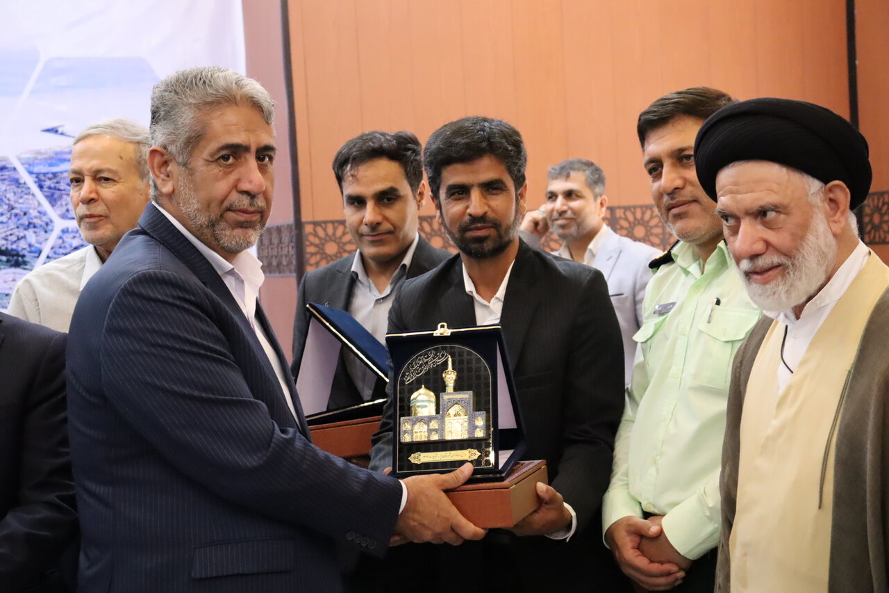 نشست فرمانداران ادوار شهرستان دیر برگزار شد